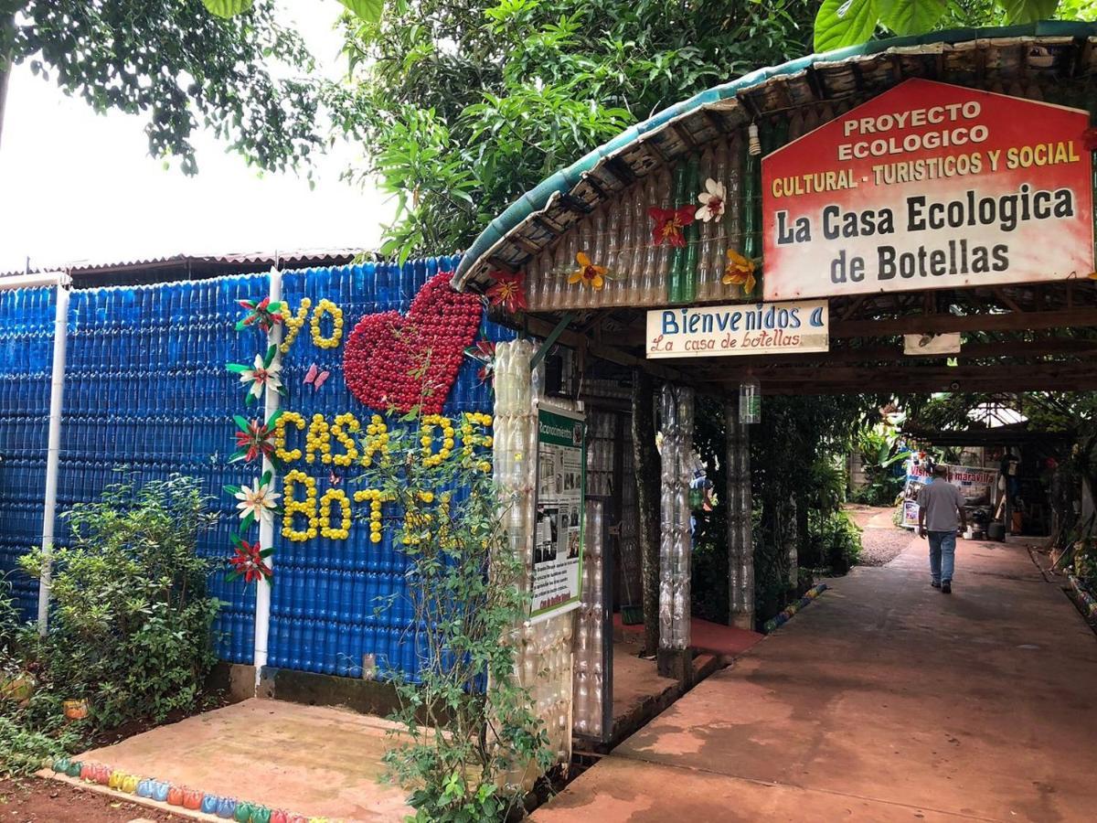 Hostel El Amanecer Puerto Iguazú Esterno foto