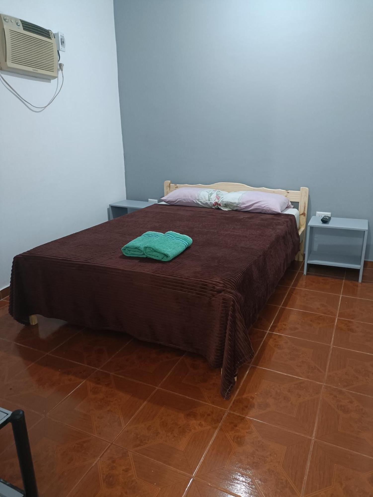 Hostel El Amanecer Puerto Iguazú Esterno foto